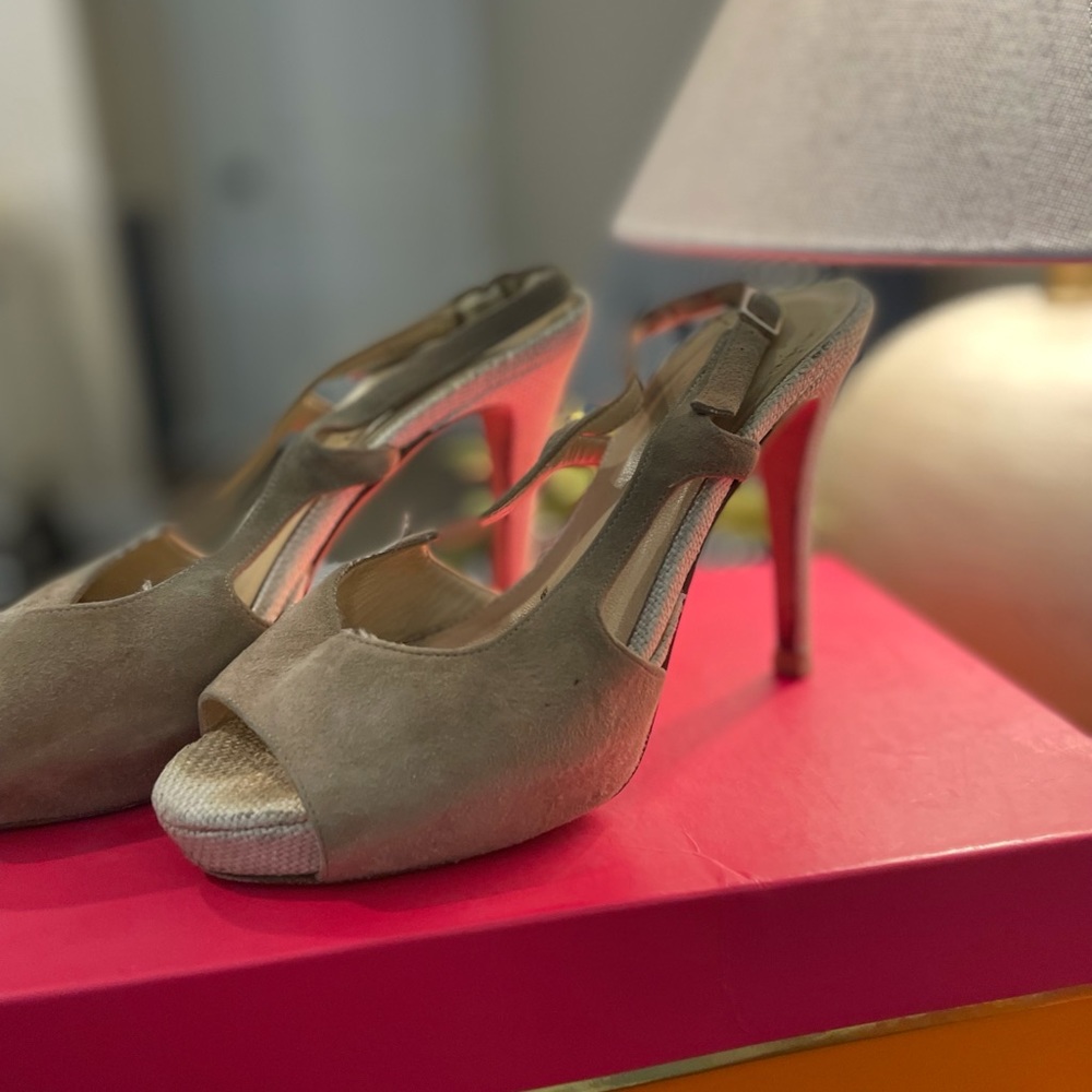 Kate Spade size 5 cream linen and suede heels.
